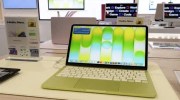 جهاز «MacBook Neo» يحقق قفزة في قابلية إصلاح الأجهزة المحمولة عالمياً